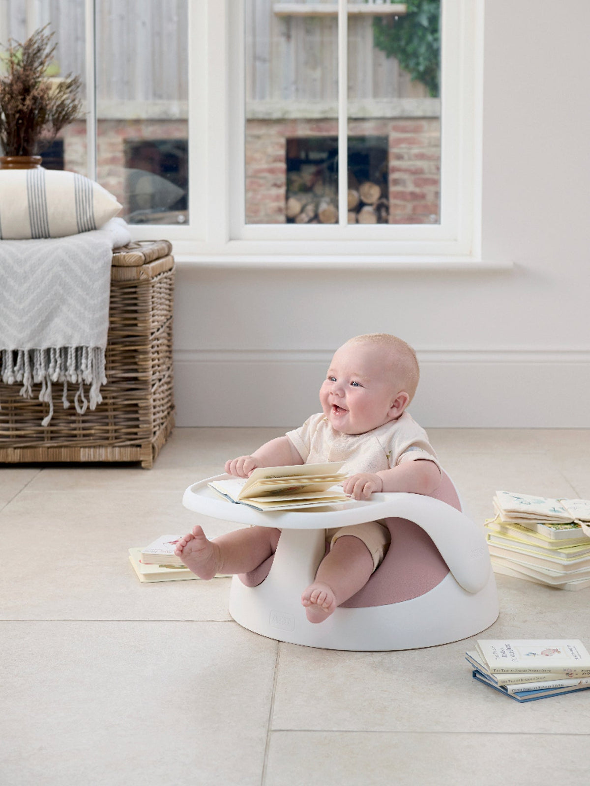 Snug Floor Seat with Activity Tray