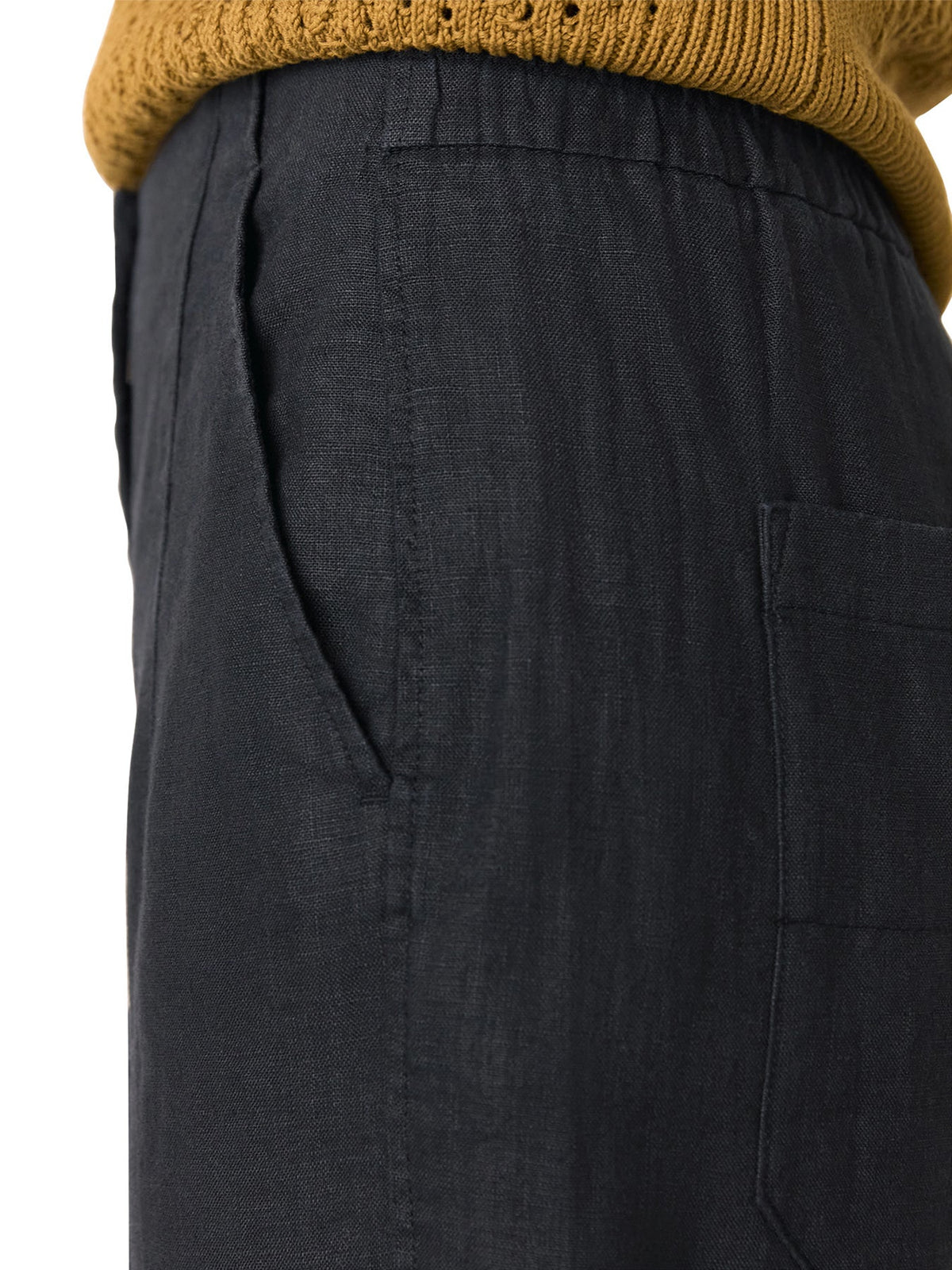 Black Linen Barrel Leg Trouser