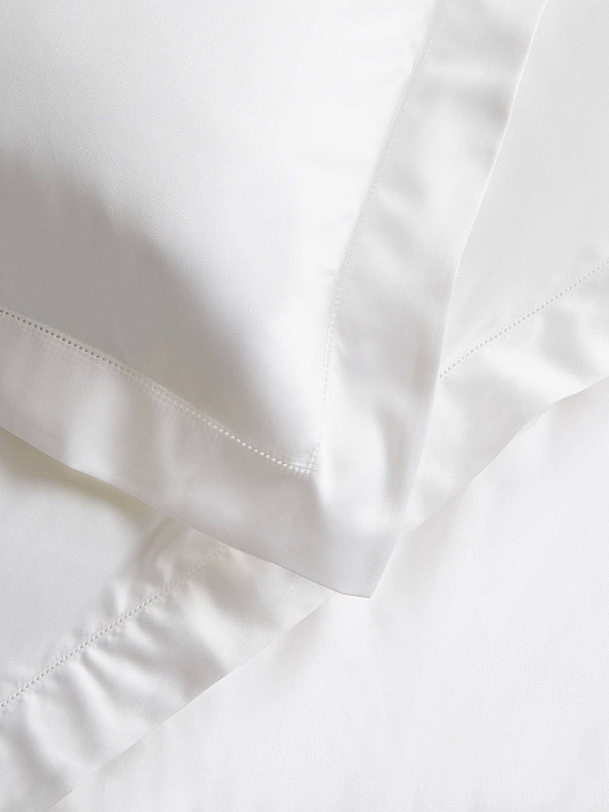 Mayfair Ultimate Fitted Sheet White
