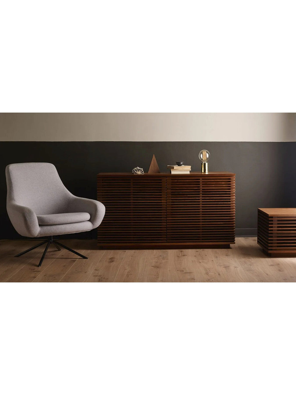 Verona Av Unit Narrow Walnut