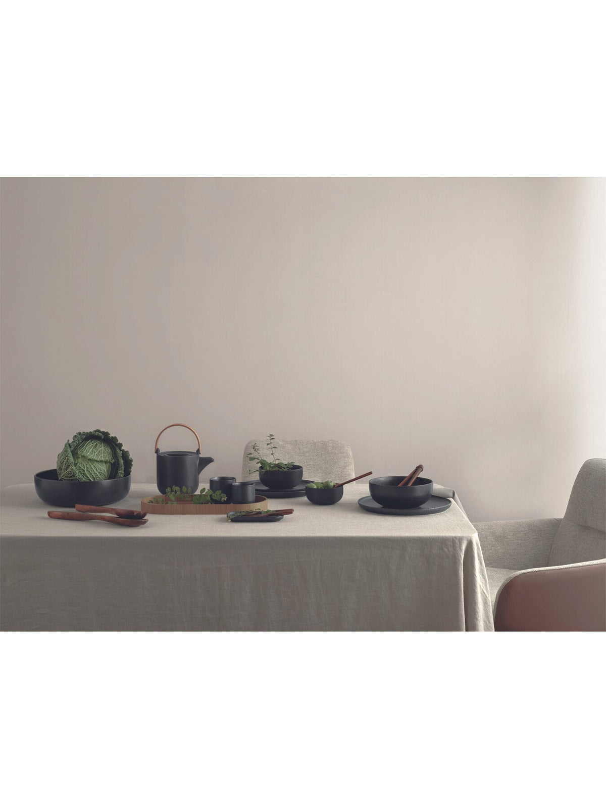 Coppa Kuro Teapot with Wooden Handle