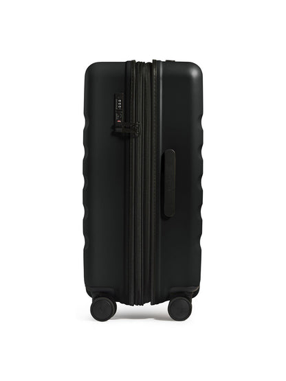 Icon Stripe Medium Suitcase 68cm Black