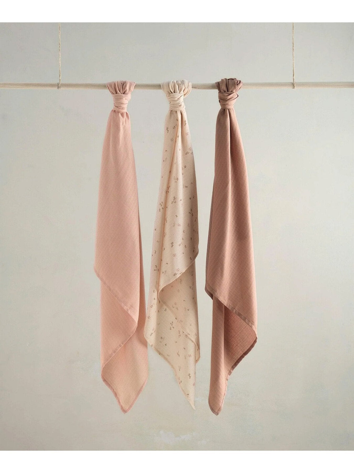 Welcome to the World Wildflower Large Muslin Cloths 3 Pack