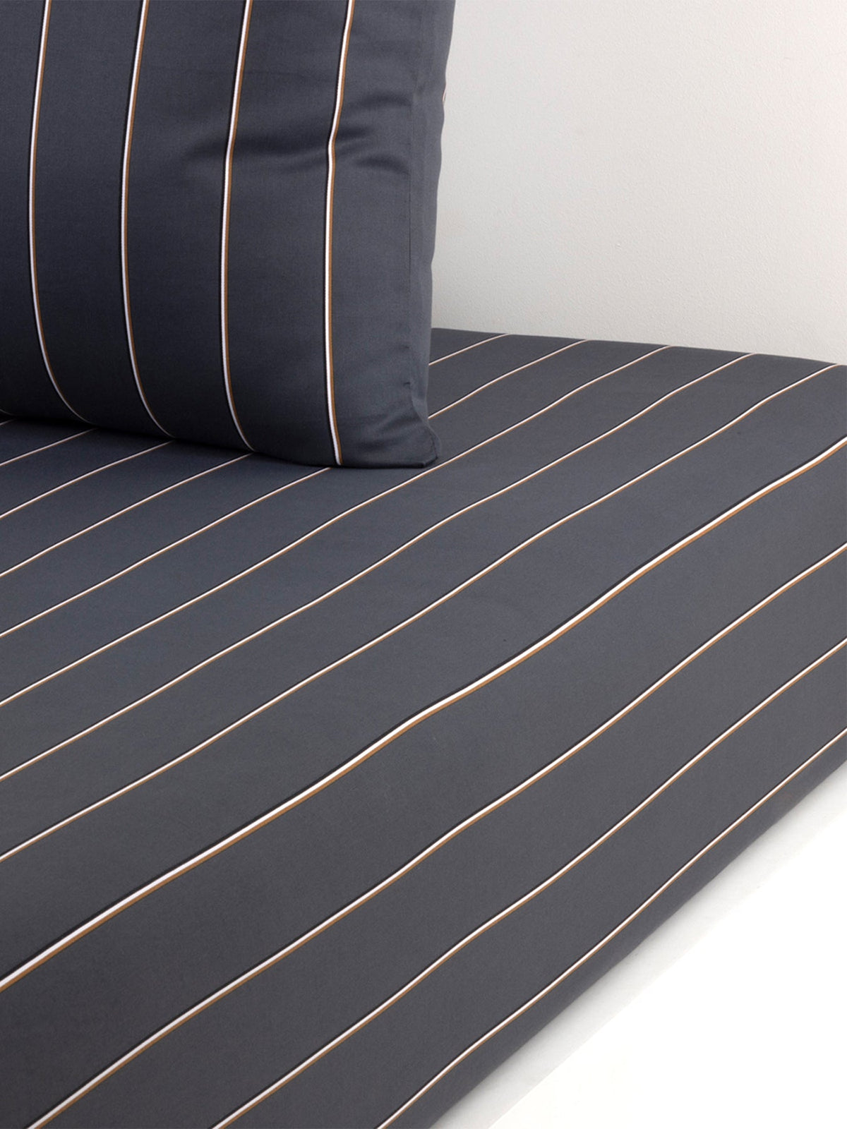 Bray Fitted Sheet Black