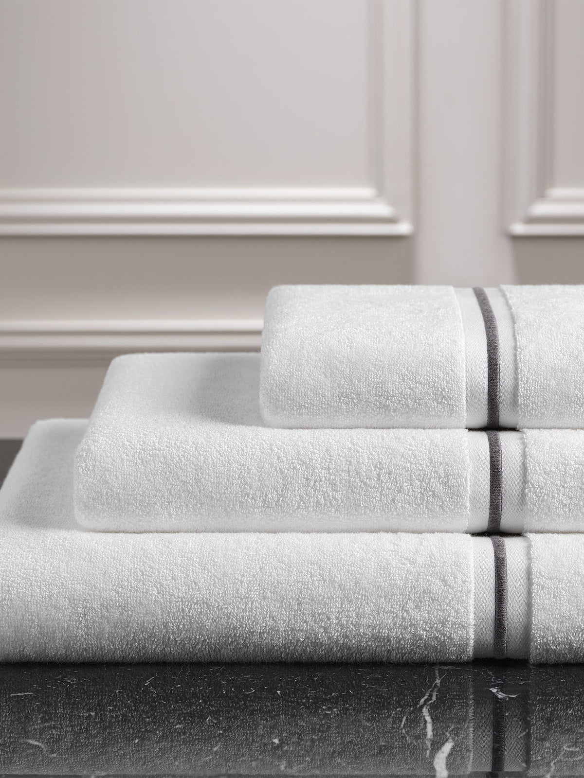Claygate Bath Towel White/Silver